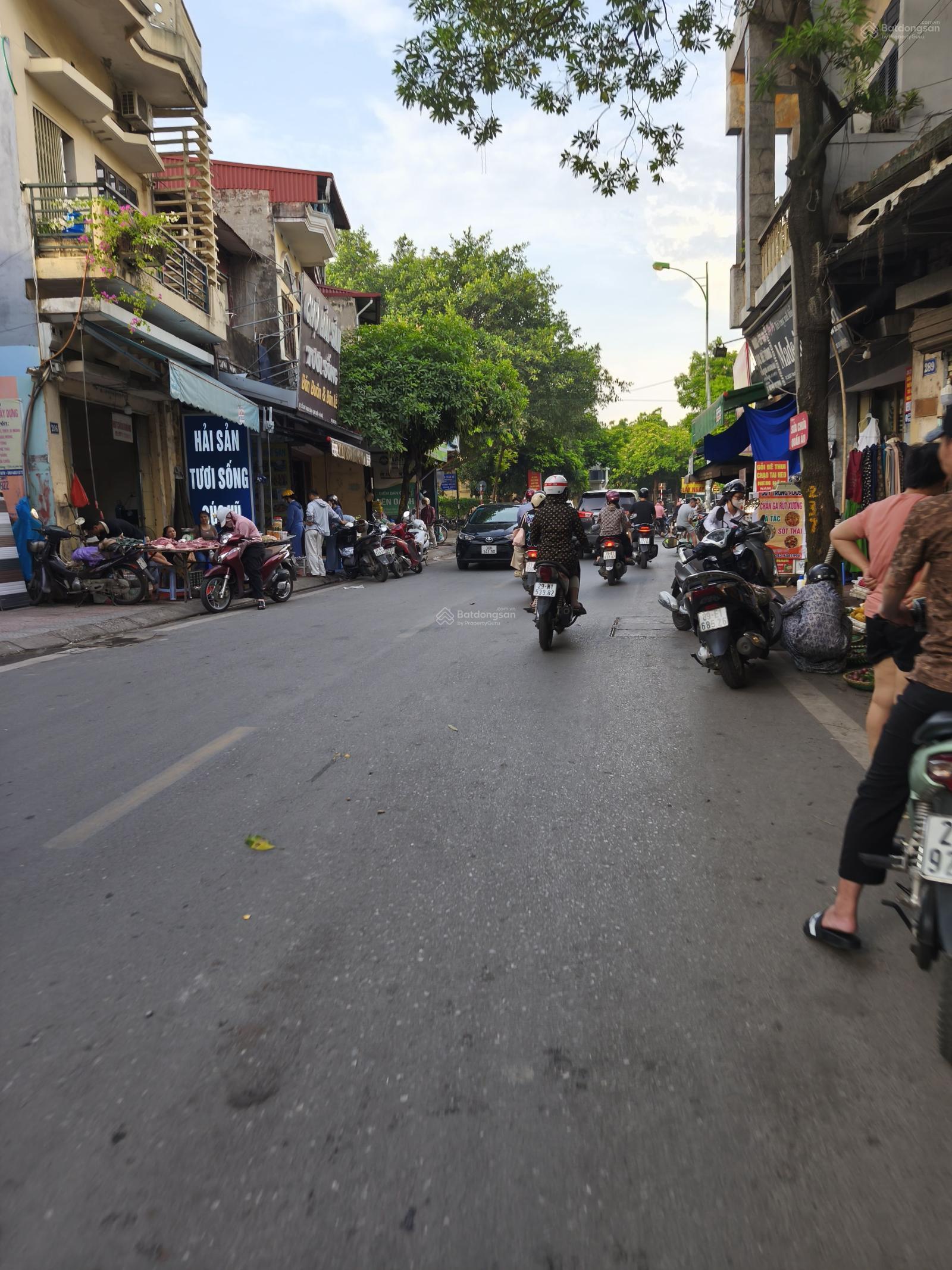 Siêu hiếm đất Đức Giang 40m2 ô tô 7 chỗ thông vào đất Siêu hiếm đất Đức Giang 40m2 ô tô 7 chỗ thông vào đất