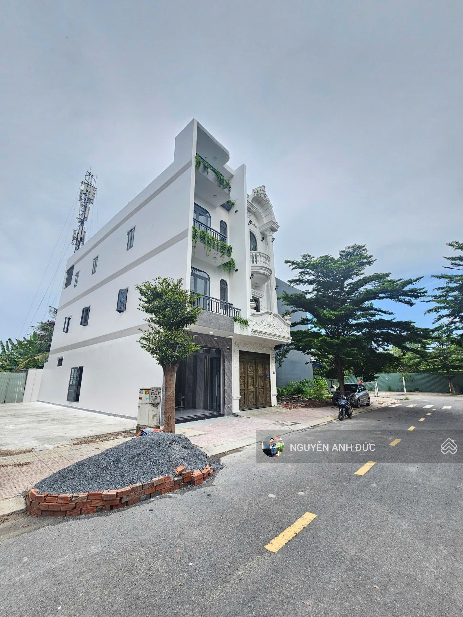 Nhà mới KDC Phú Hồng Khang - 4*18.5m 3 tầng full nội thất chỉ việc vô ở. Cực kỳ đẹp Nhà mới KDC Phú Hồng Khang - 4*18.5m 3 tầng full nội thất chỉ việc vô ở. Cực kỳ đẹp