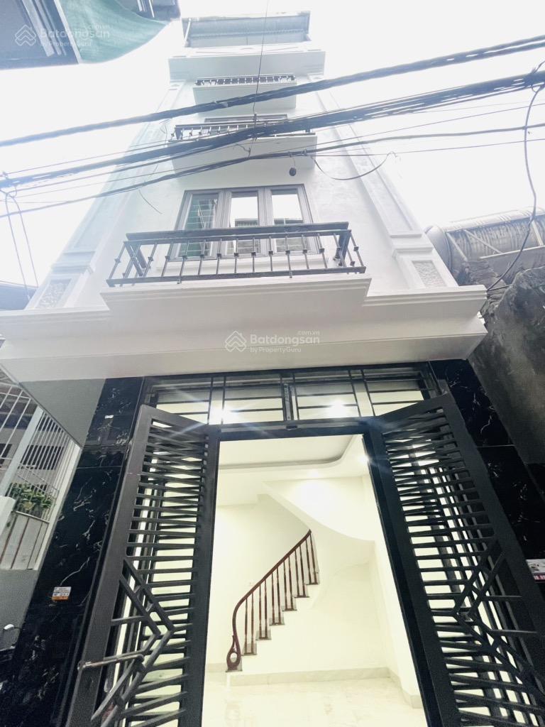 Bán nhà mới xây 5 tầng. Có thang máy, 50m2. Cho thuê 30 triệu/ tháng. 8,99 tỷ. 0902 160 ***