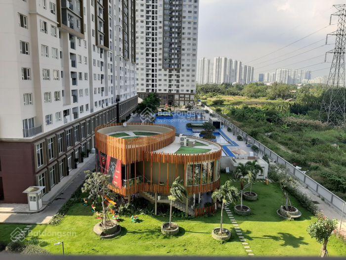 Chính chủ cần chuyển nhượng căn 2 phòng tại The Park Residence , view hồ bơi, tầng cao , nhà mới