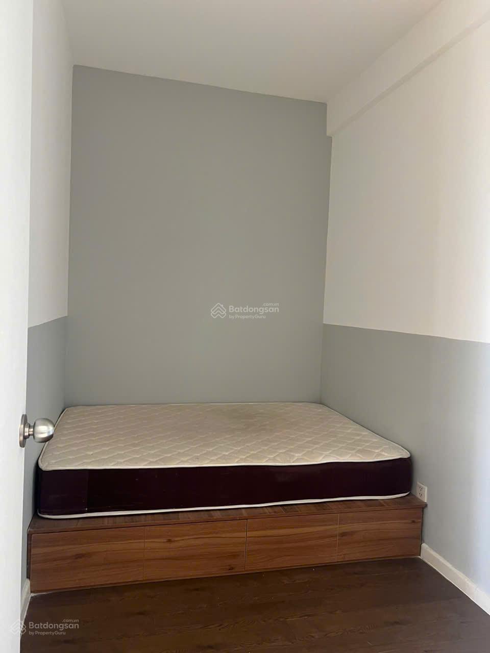 Chính chủ cần chuyển nhượng căn 2 phòng tại The Park Residence , view hồ bơi, tầng cao , nhà mới
