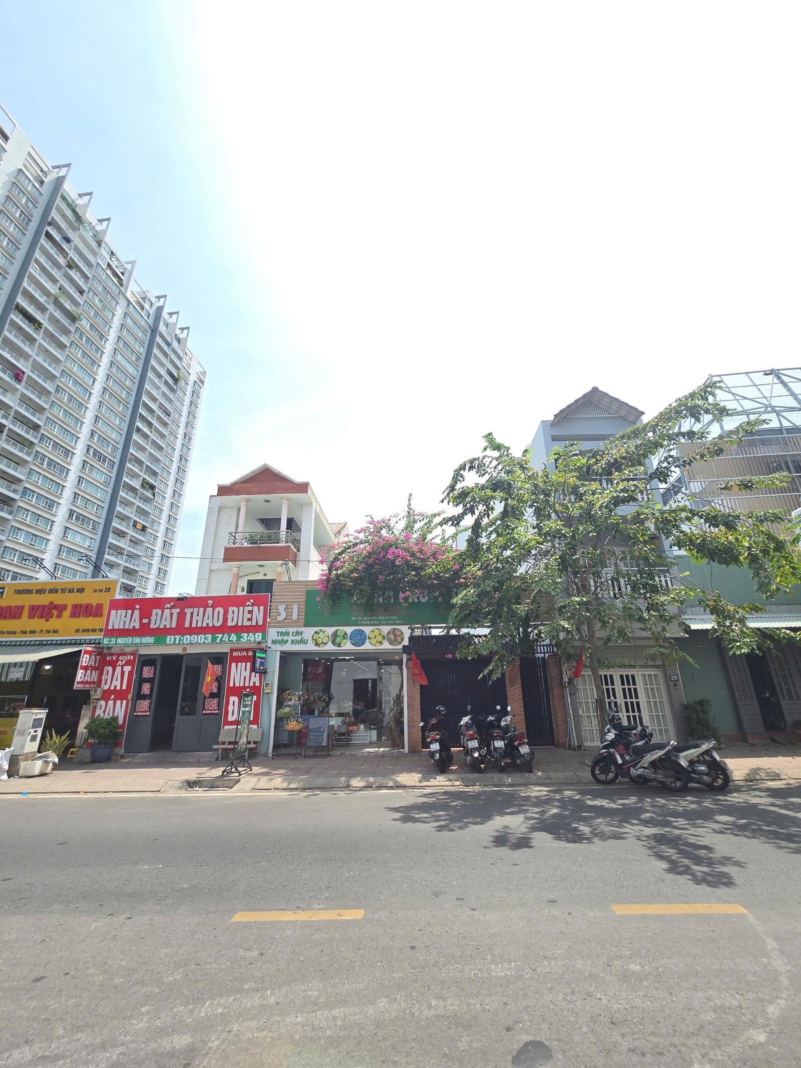 Bán nhà mặt tiền Nguyễn Văn Hưởng Thảo Điền Quận 2 - 9x35m đất xây cao tầng sổ cá nhân, 0906 895 ***