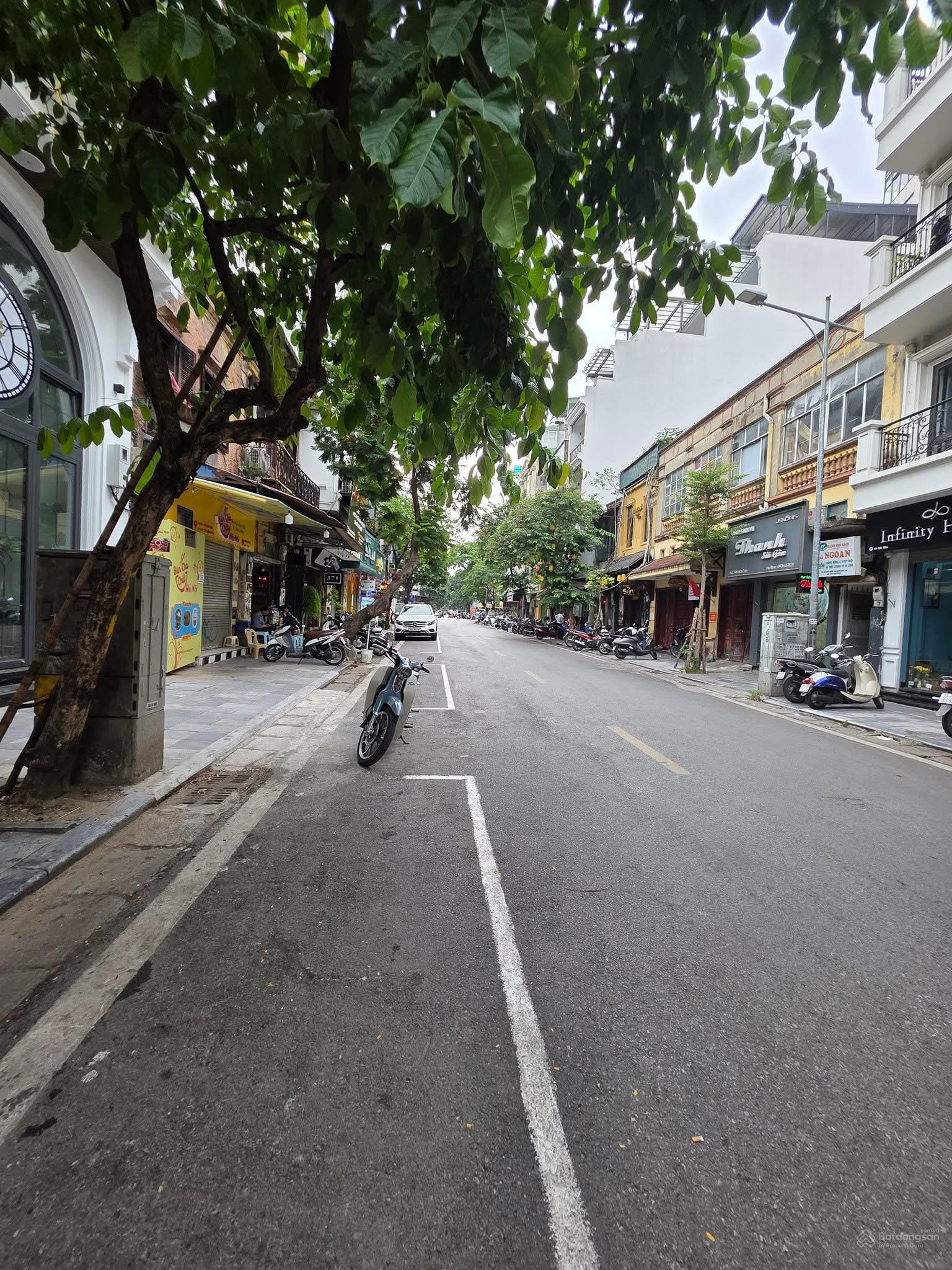 BÁN ĐẤT 2 MẶT PHỐ CỔ HOÀN KIẾM SIÊU HIẾM VỈA HÈ Ô TÔ TRÁNH KINH DOANH ĐỈNH Diện tích:64m