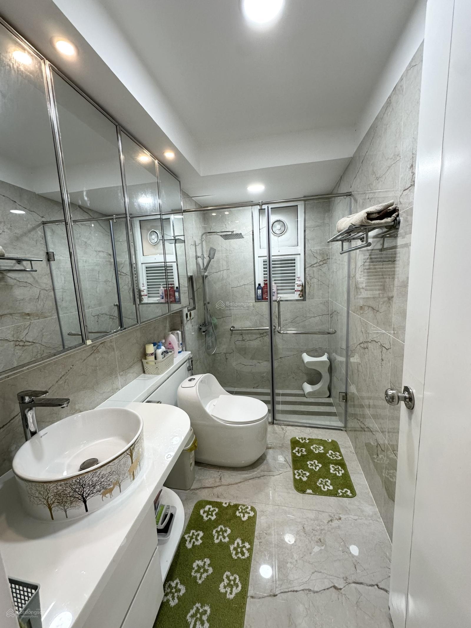 Bán căn hộ 3PN + 1 phòng kho - 135m2 full nội thất đẹp