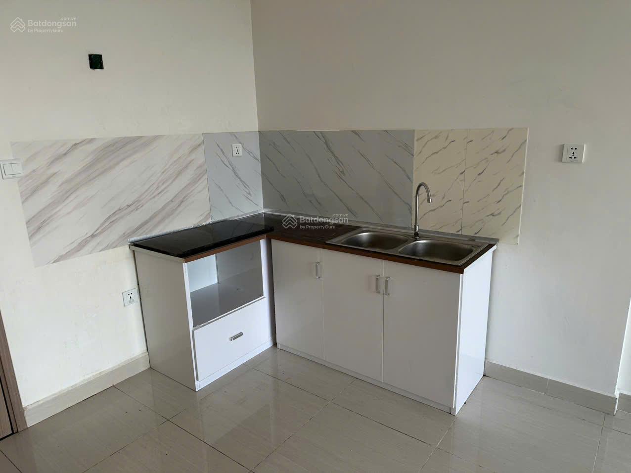 Cho thuê căn hộ 1PN + 43m2 nội thất cơ bản có kệ bếp, điều hòa, nóng lạnh, rèm giá 7tr/th