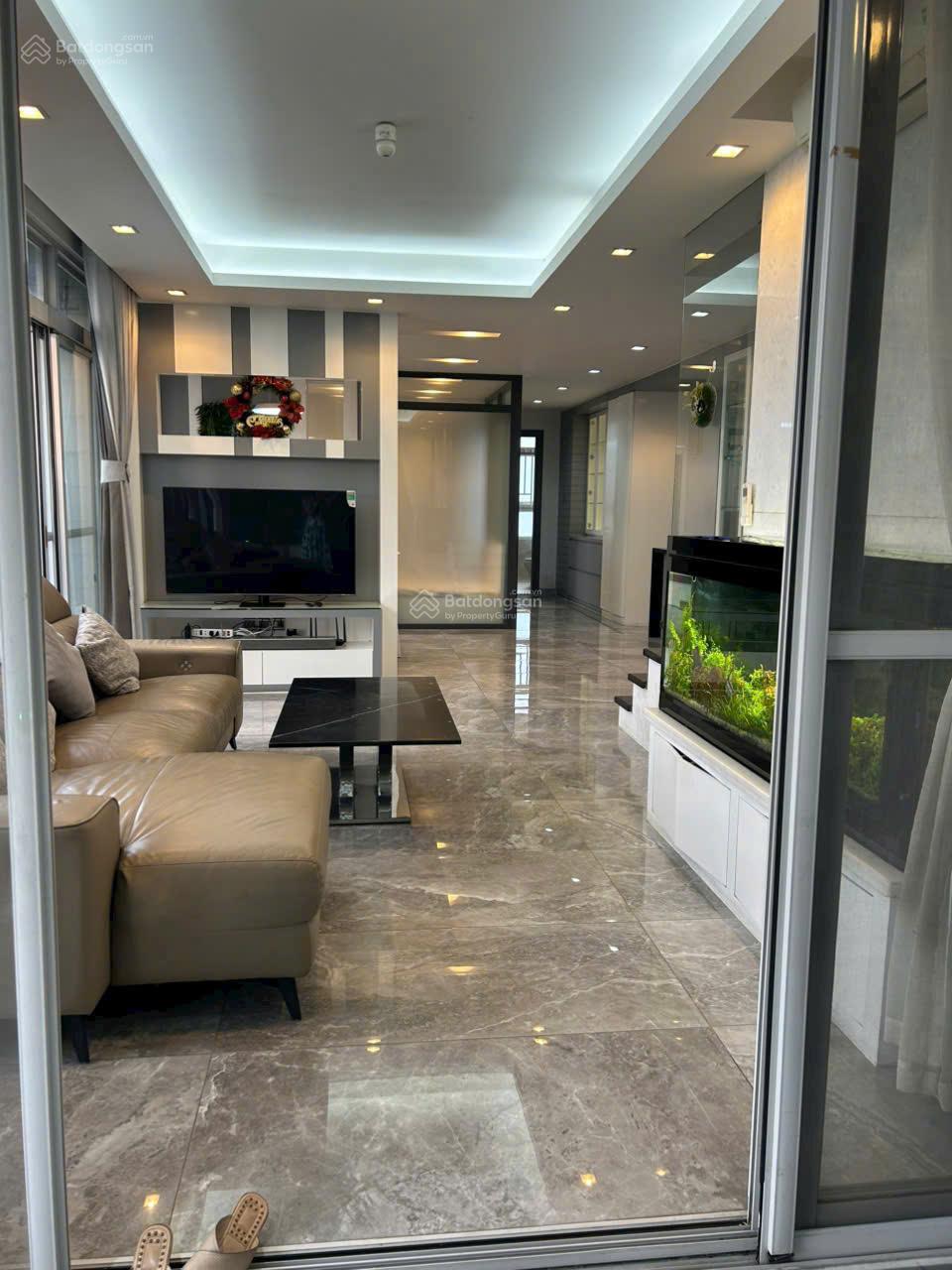 Cho thuê căn hộ 4PN, 3WC, 234m2 tại Star Hill, Tân Phú, Q7, 55 triệu VND