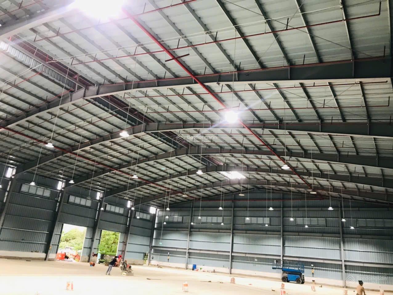 Chính chủ cho thuê kho, xưởng tiêu chuẩn : 2000 m (tại: Cụm CN làng nghề Vân Hà - Đông Anh - Hà Nội