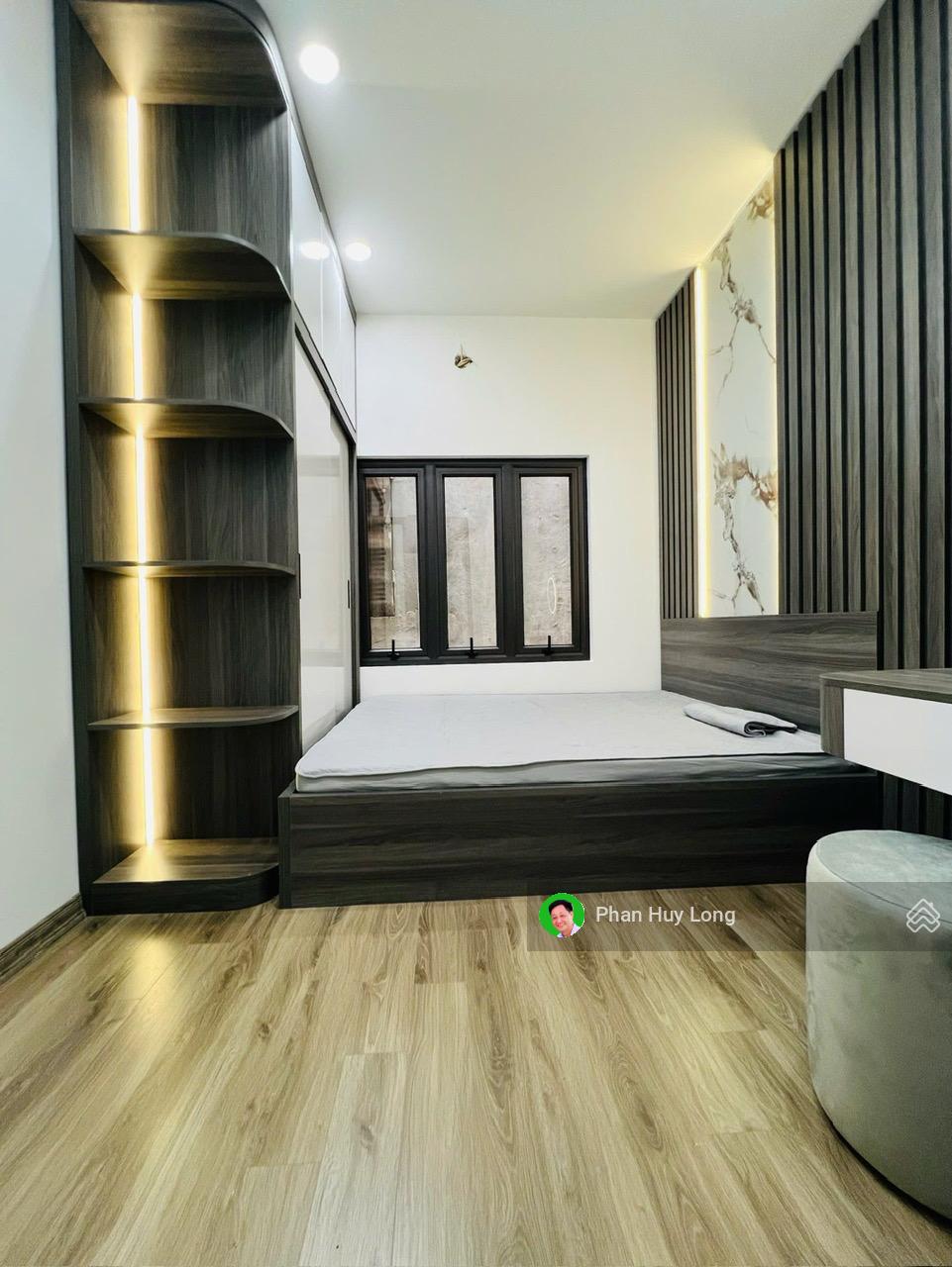 Nhà đẹp xây mới - Nguyễn Khánh Toàn - Cầu Giấy - 6 tầng thang máy - 30m2 MT 4.8m Nhà đẹp xây mới - Nguyễn Khánh Toàn - Cầu Giấy - 6 tầng thang máy - 30m2 MT 4.8m