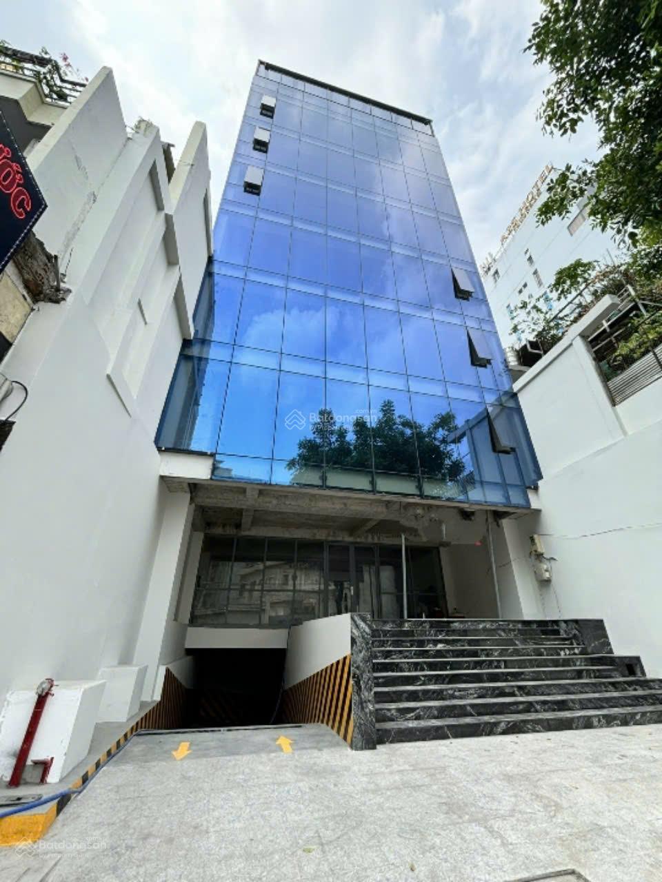 Cho thuê tòa nhà văn phòng mặt tiền đường Sư Vạn Hanh, Q10 thiết kế chuẩn văn phòng. Ngay trung tâm