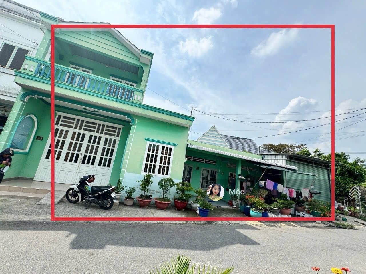 Mua 1 được 4 - nhà 1 trệt 1 lầu 2 phòng trọ và 1 nhà kho. Nguồn thu nhập có sẵn. Vừa ở vừa có tiền