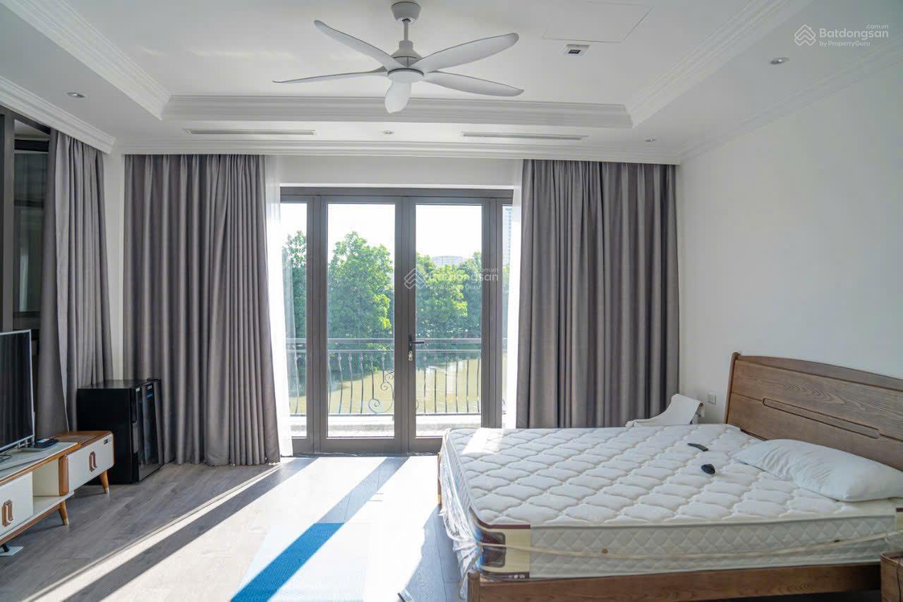 95 triệu/tháng thuê ngay biệt thự đơn lập 375m2 Hoa Sữa, Vinhomes Riverisde 4PN 5WC, có thang máy