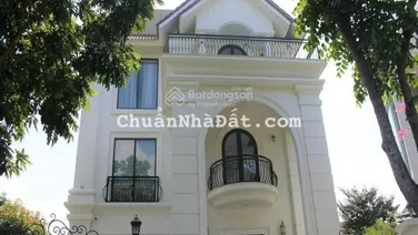 95 triệu/tháng thuê ngay biệt thự đơn lập 375m2 Hoa Sữa, Vinhomes Riverisde 4PN 5WC, có thang máy