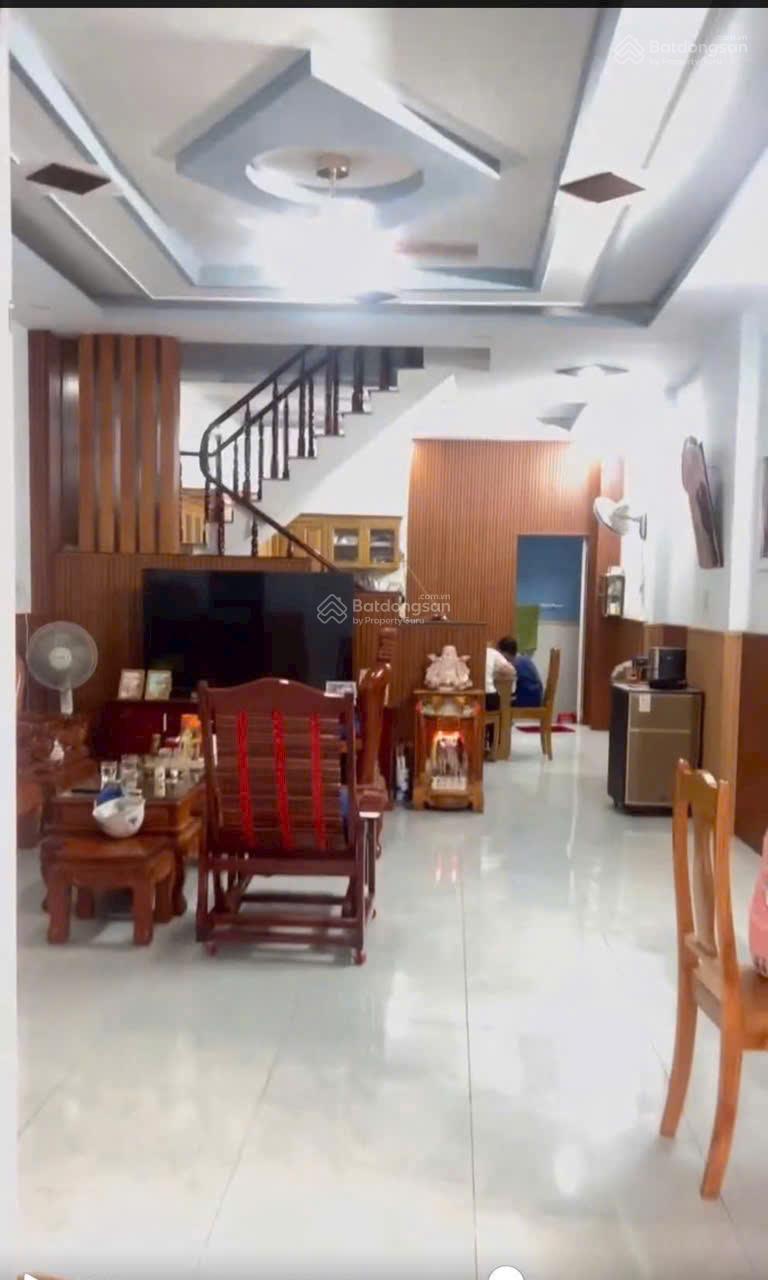 CHỦ CẦN BÁN NHÀ 1 TRỆT, 1 LẦU GIÁ 715 TRIỆU SIÊU ĐẸP TÂN TÚC, BÌNH CHÁNH