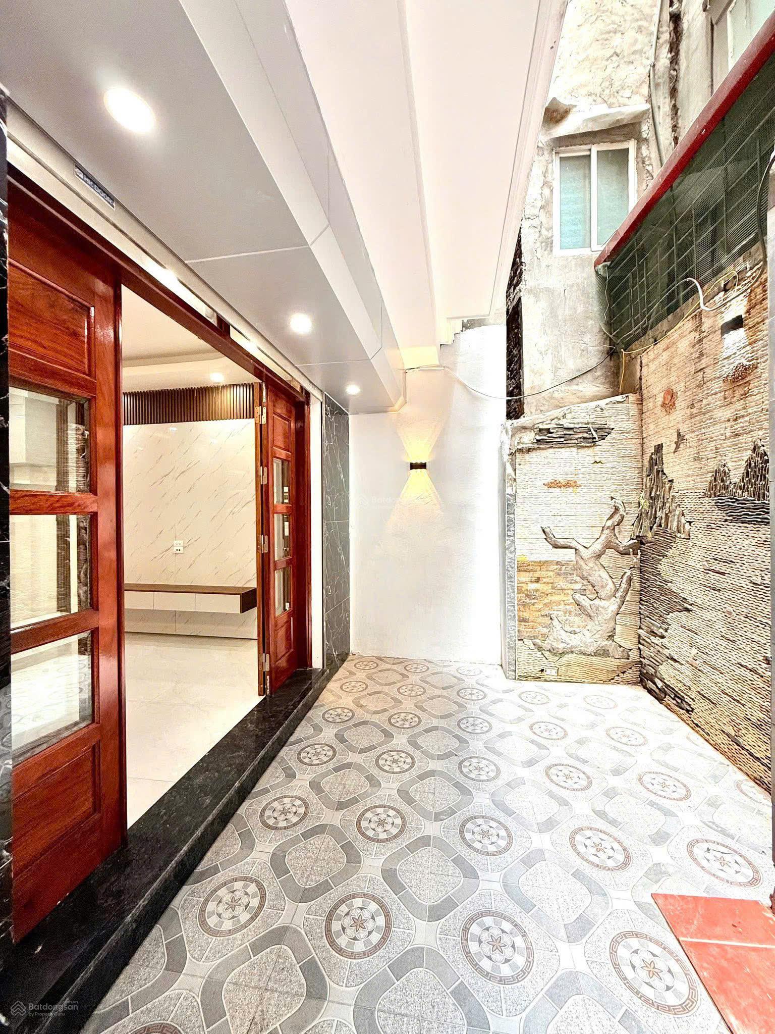 Bán nhà Văn Chương 6 tầng thang máy 36m2 mặt tiền đẹp nở hậu 9.5 tỷ Đống Đa