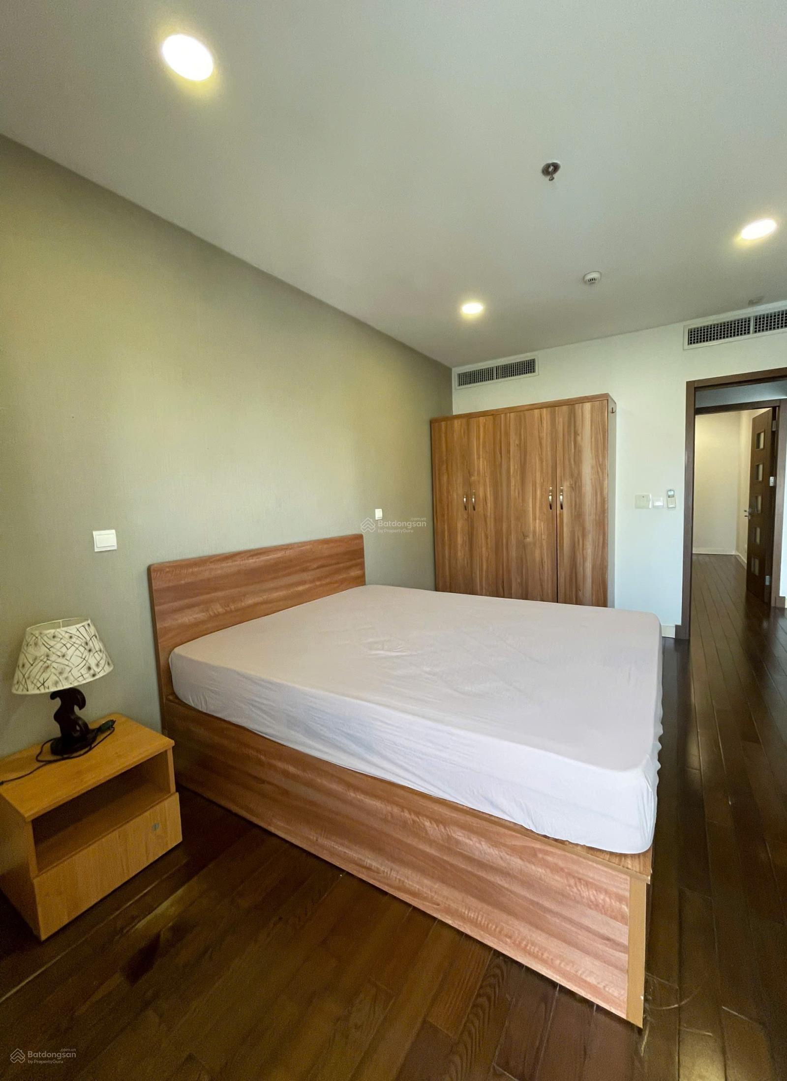 Cho thuê chung cư C37 Bắc Hà 17 Tố Hữu gần kđt mới Phùng Khoang 105 m2, 3 phòng ngủ, 2 vs ở ghép