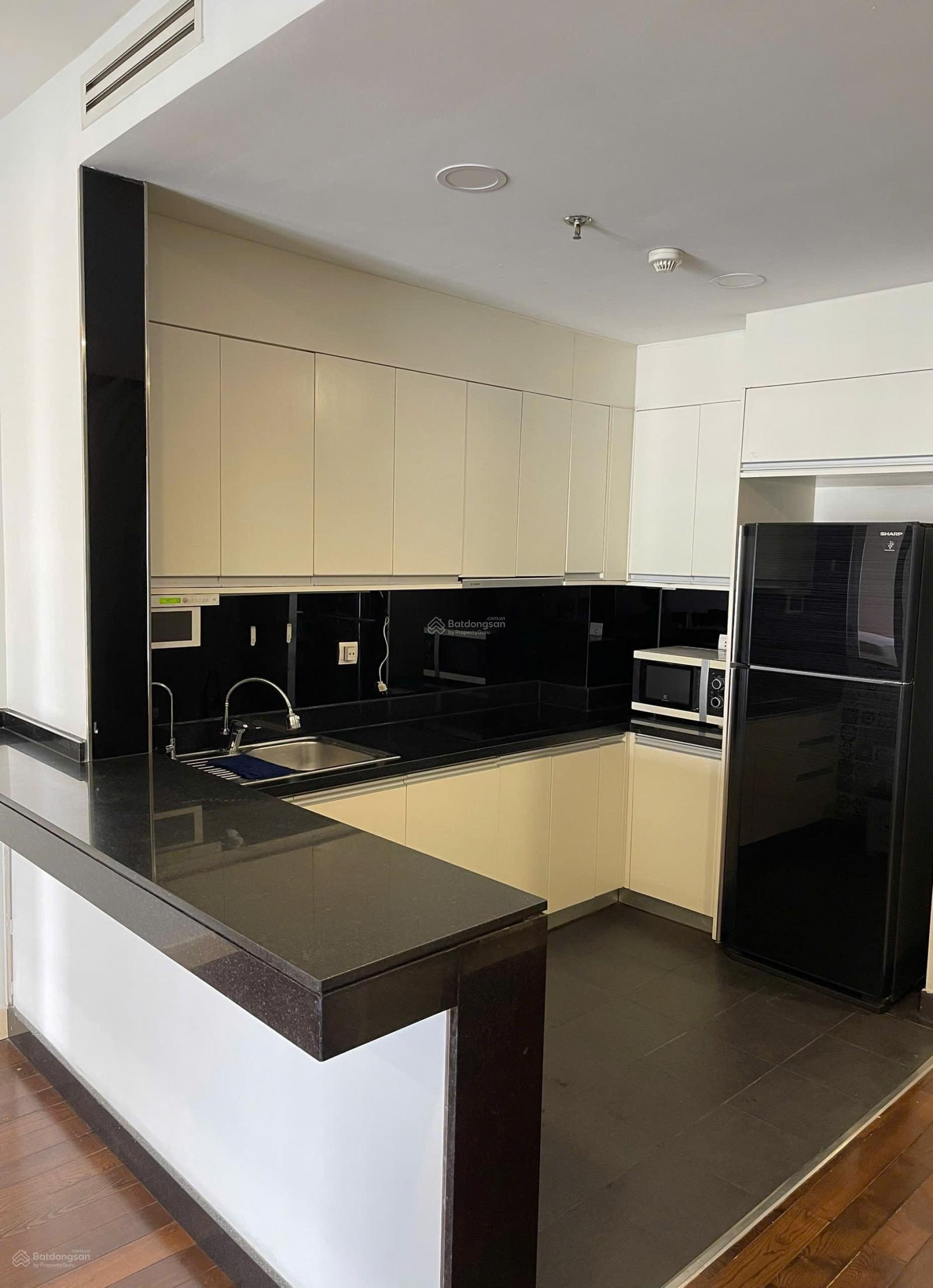 Cho thuê chung cư C37 Bắc Hà 17 Tố Hữu gần kđt mới Phùng Khoang 105 m2, 3 phòng ngủ, 2 vs ở ghép
