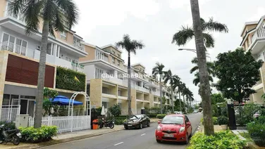 Cho thuê biệt thự Dragon Parc (DT: 8 x 21 m2) full nội thất 5PN giá 23 tr/th. Lh: 0938 399 ***