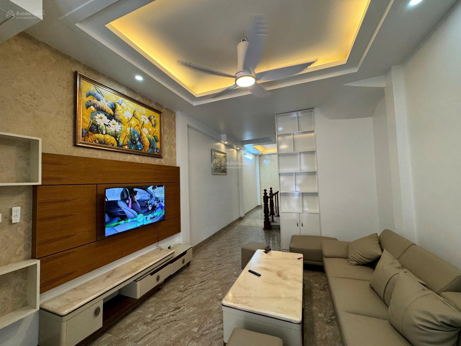 Nhà đẹp nội thất hiện đại gần đường ô tô ngõ 572 Ngọc Thụy DT 43m2 . Giá 6.9 tỷ