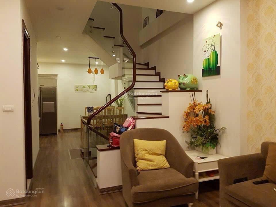 Bán căn nhà 50m2 xây 5 tầng mặt tiền 5m. Vạn Phúc Hà Đông