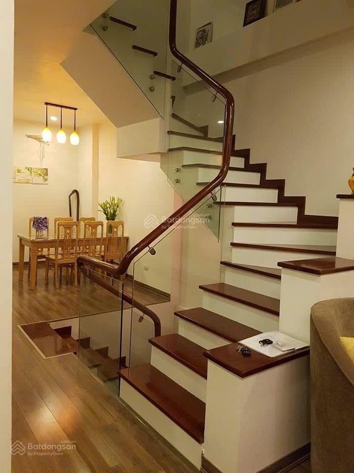 Bán căn nhà 50m2 xây 5 tầng mặt tiền 5m. Vạn Phúc Hà Đông