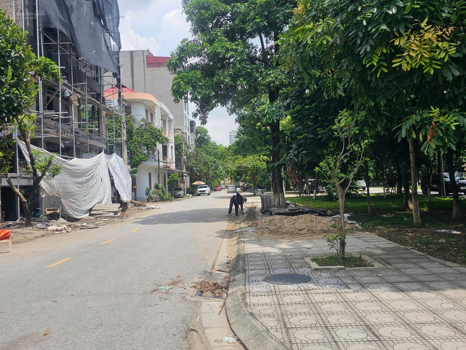 Bán đất mặt đường Nguyễn Trường Tộ, Võ Cường TP Bắc Ninh. Giá 9,3 tỷ, 81m2, pháp lý đầy đủ.