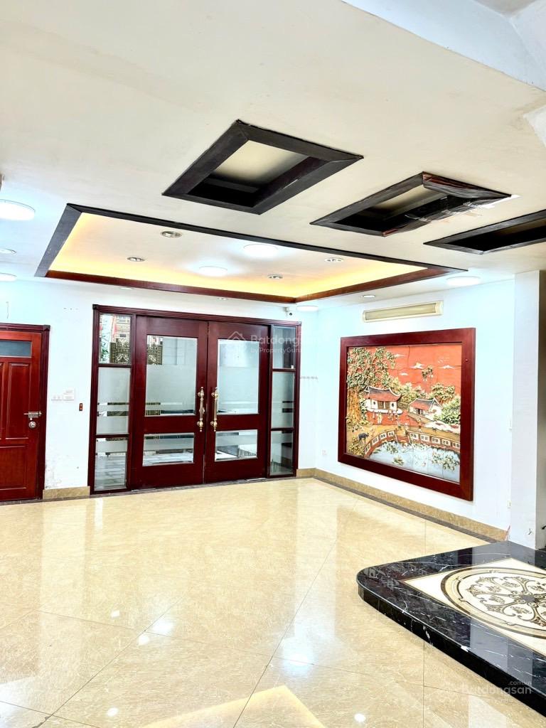 Bán gấp nhà phố Tân Mai vị trí đẹp mặt tiền rộng nhà cực thoáng giá 24,8tỷ diện tích 85m.