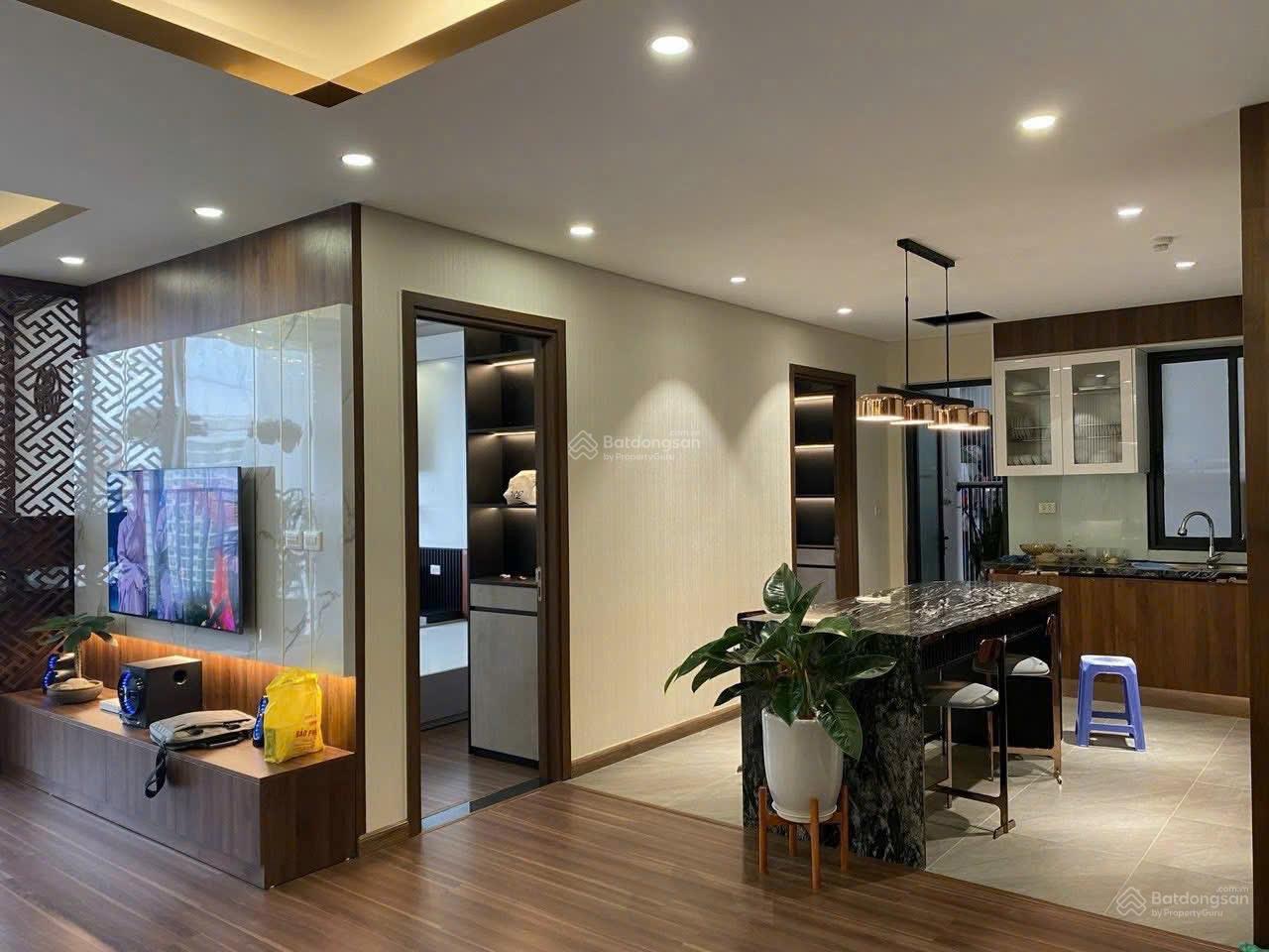 Cho thuê gấp căn hộ chung cư 3pn full đồ bên ngoại giao đoàn toà NO1T5 Cho thuê gấp căn hộ chung cư 3pn full đồ bên ngoại giao đoàn toà NO1T5
