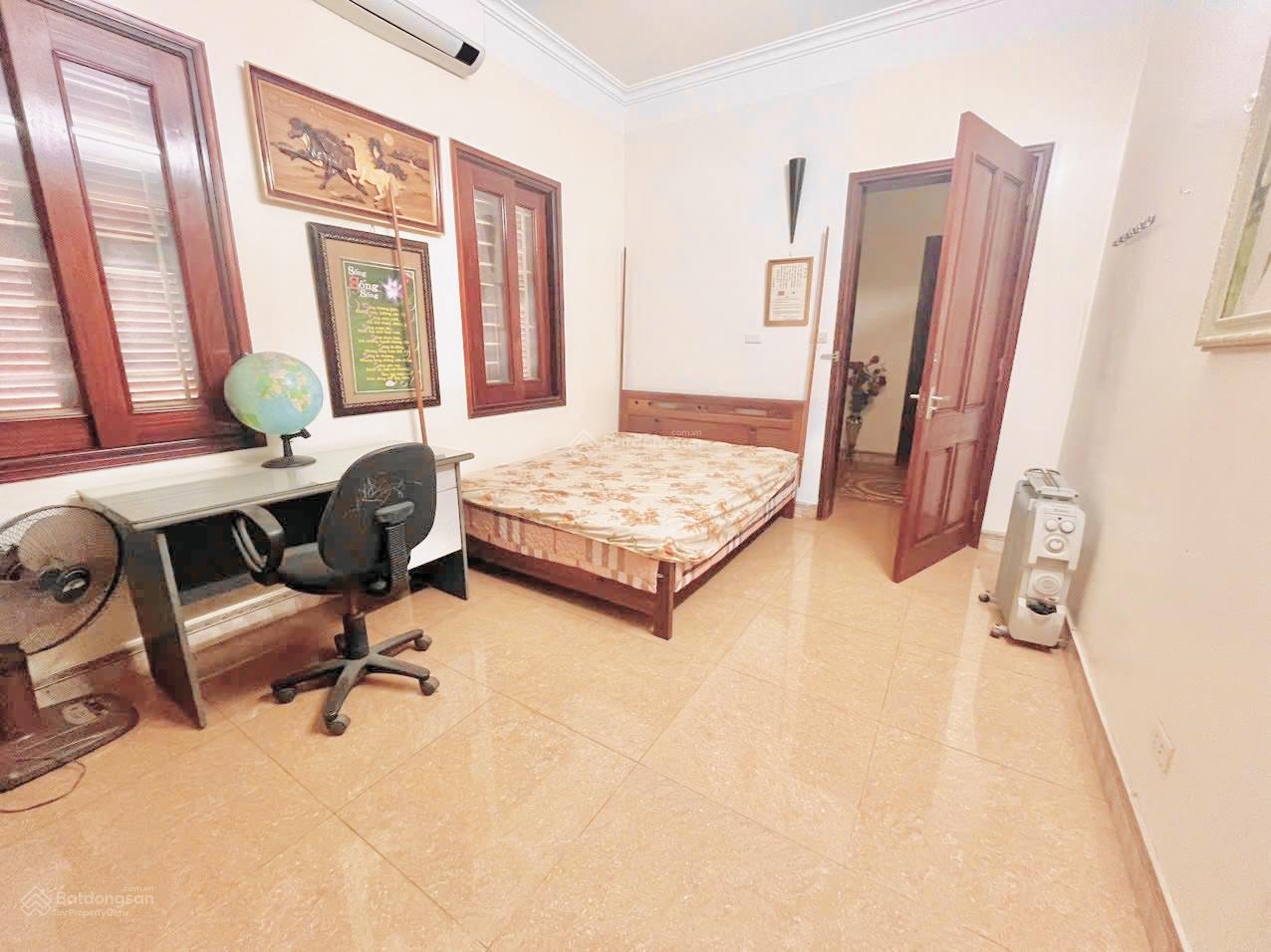 Bán biệt thự BT7 Việt Hưng, DT 175m2, MT 11m, sân vườn, vỉa hè, ô tô đỗ. Sát công viên, trường