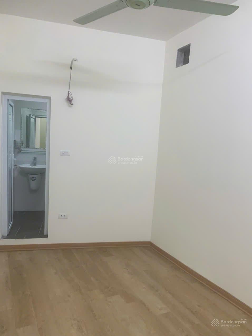 Chính chủ bán nhà ngõ Lương Sử A - Đống Đa, DT 40m2 - giá chỉ 5 tỷ - có sân - sau quy hoạch sát phố