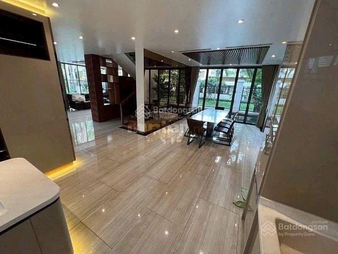Cho thuê Biệt Thự đơn lập 420m có hồ bơi khu Phú mỹ Hưng, Q.7, giá 145 triệu/tháng. LH: 0979 762 *** Cho thuê Biệt Thự đơn lập 420m có hồ bơi khu Phú mỹ Hưng, Q.7, giá 145 triệu/tháng. LH: 0979 762 ***