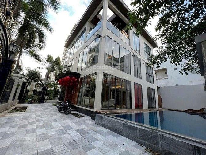 Cho thuê Biệt Thự đơn lập 420m có hồ bơi khu Phú mỹ Hưng, Q.7, giá 145 triệu/tháng. LH: 0979 762 ***