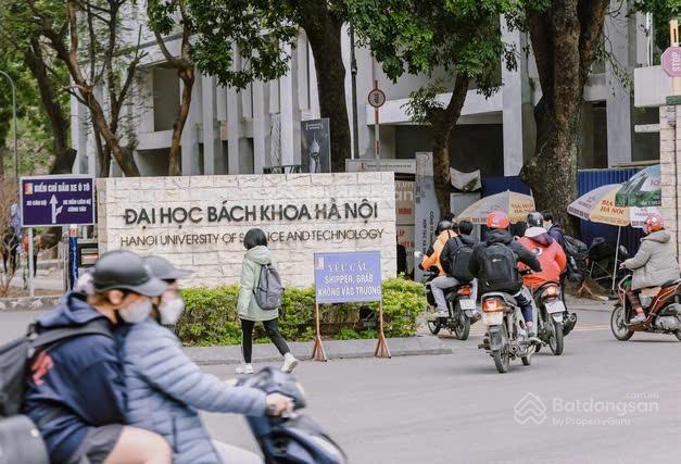 Cho thuê NR khu Bách Khoa, HBT, 10 phòng khép kín + 1 MBKD mặt tiền gần 10m
