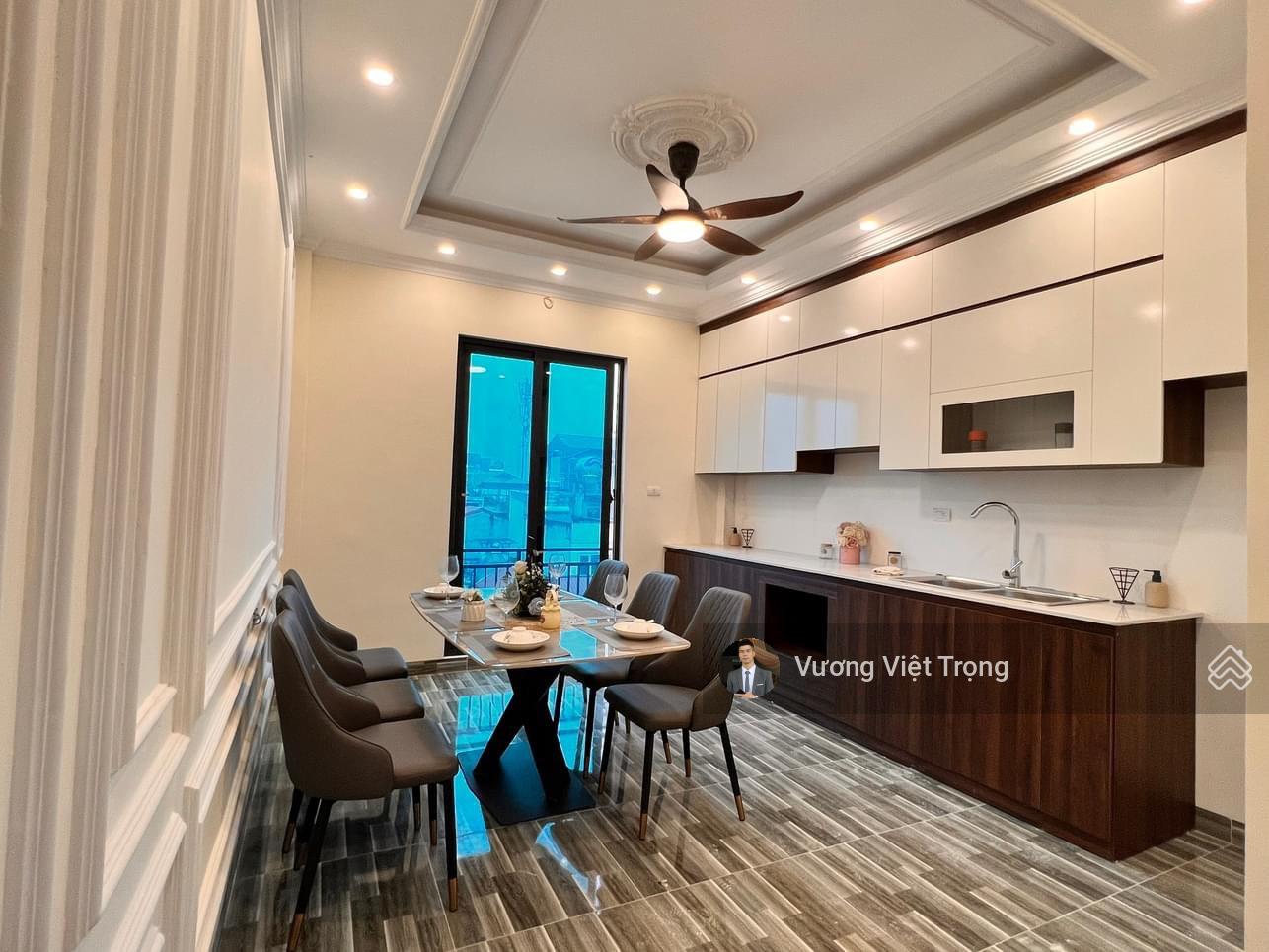 Cực hiếm! Phố Hoàng Hoa Thám, Vĩnh Phúc, Ba Đình. DT 38m2 6T thang máy. Full nội thất. Giá 10,79 tỷ