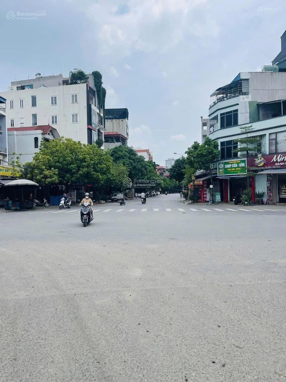 Mặt Phố Bà Triệu chỉ 275tr/m2, DT60m2, mt5, không lỗi phong thuỷ, KD sầm uất, xây 7 tầng thang máy