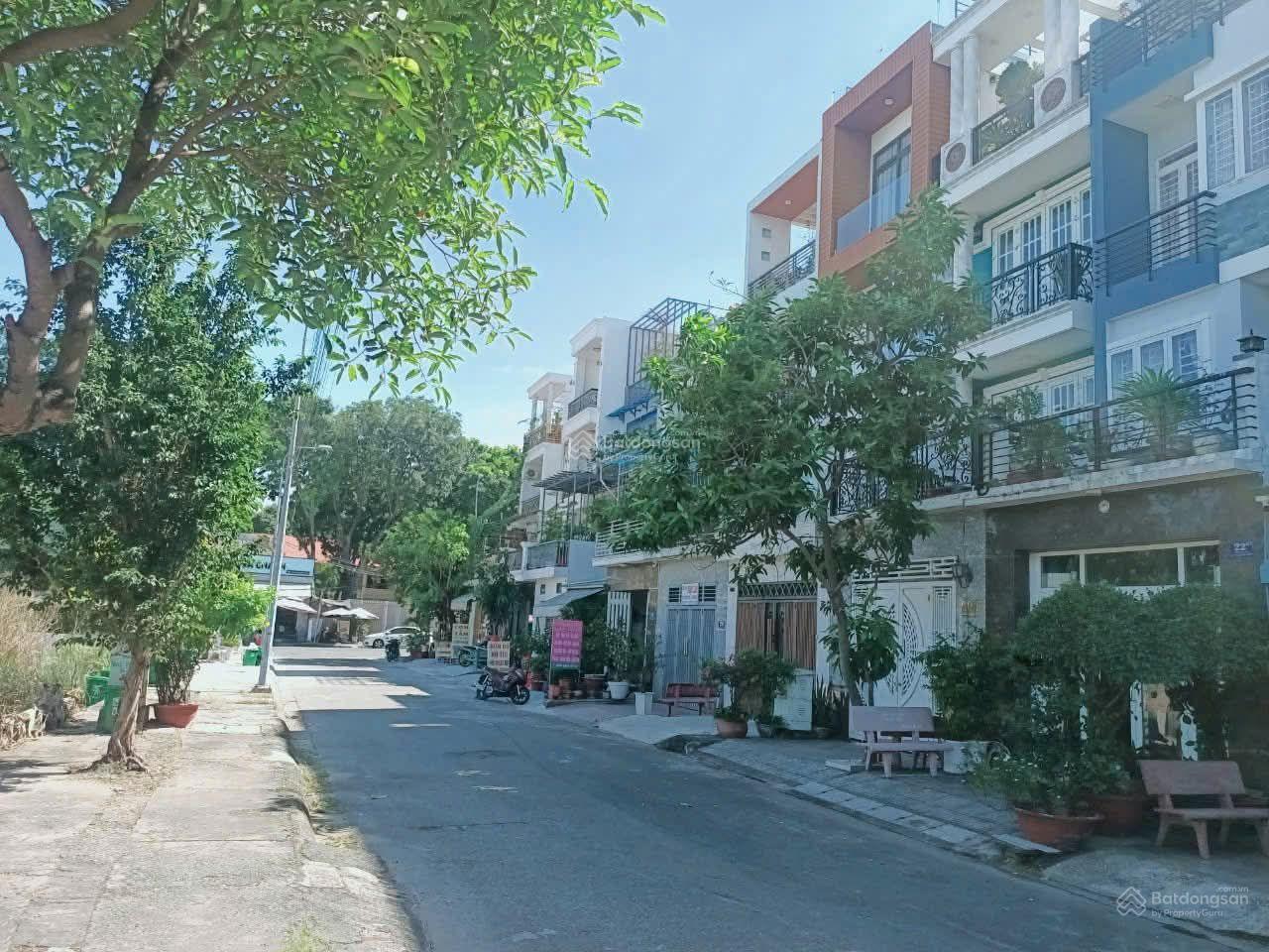 Bán nhà 4 tầng ngay Đại Học Ngân Hàng chỉ 9,5 tỷ