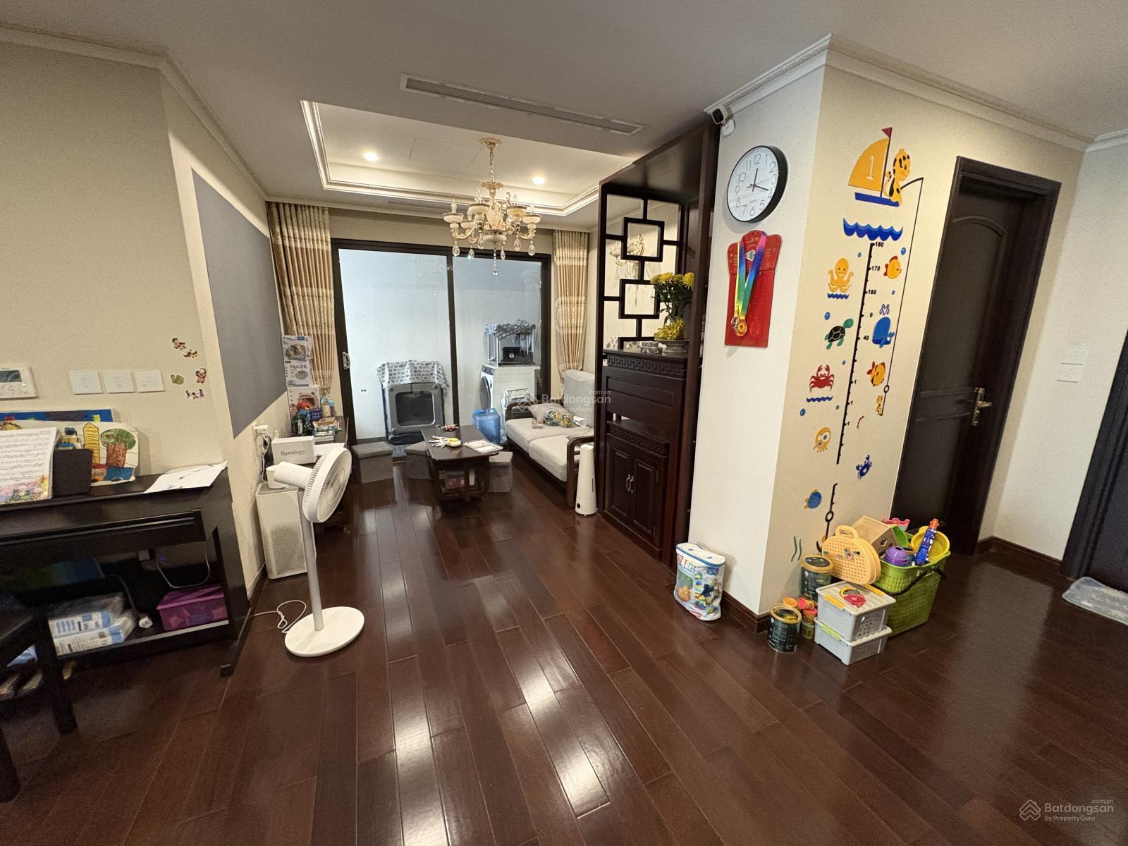 Chính chủ bán CC 02 phòng ngủ HC Golden City Long Biên 72m2, tầng cao, giá chỉ 5,55 tỷ