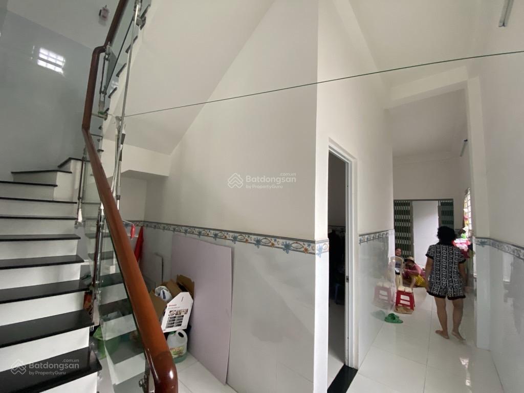 Nhà 2 tấm mặt tiền đường nhựa 8m, giá chưa tới 40tr/m2 rẻ hơn đất, gần 3 trường ĐH