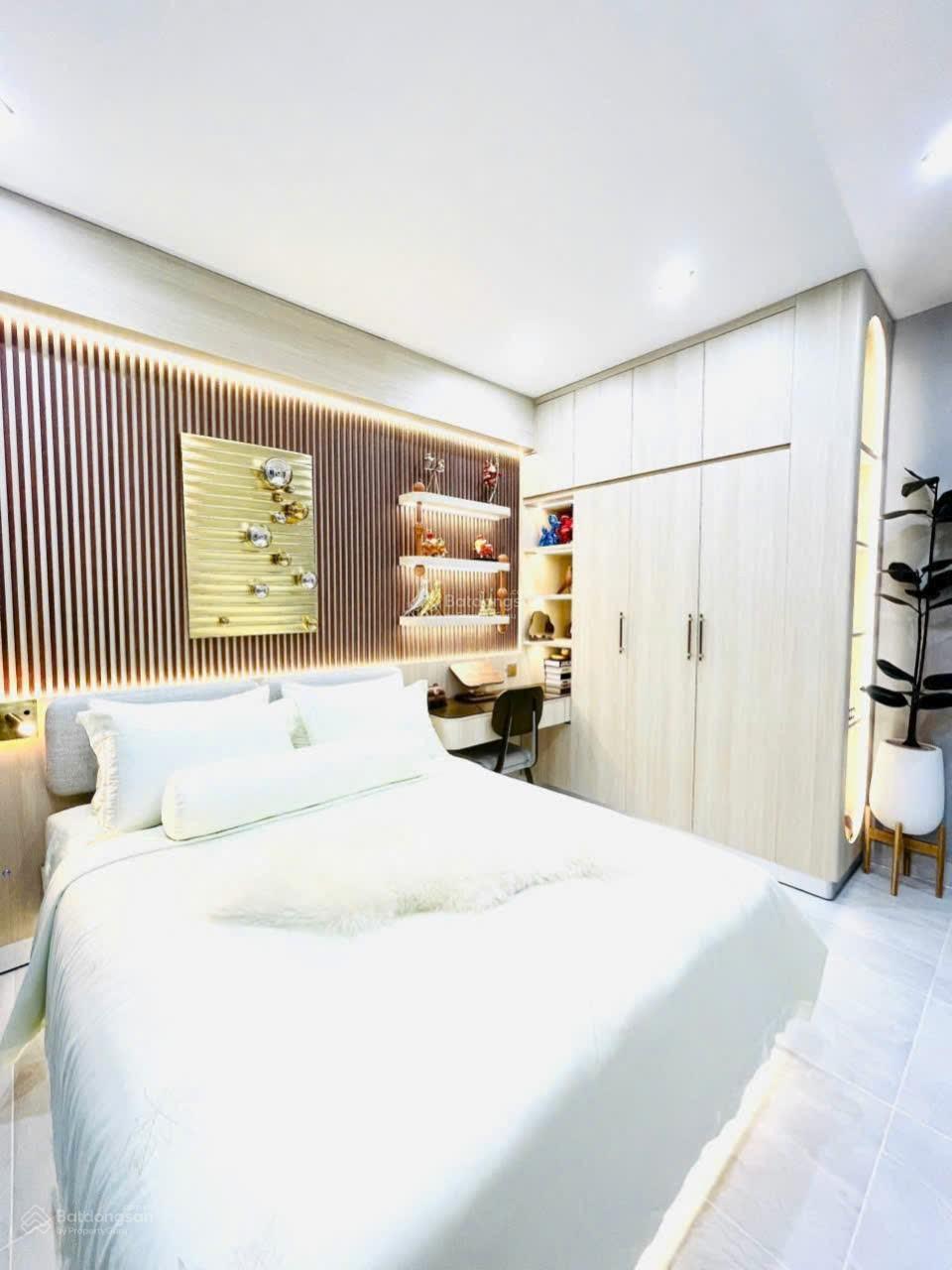 Cho thuê căn hộ Riverpark Residence - Phú Mỹ Hưng dt 137m2 3pn giá 60tr/tháng