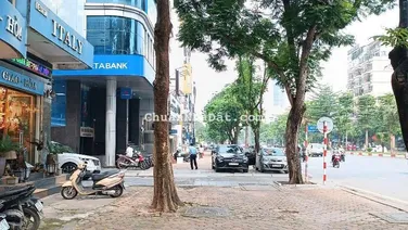 Cho thuê nhà mặt phố Hoàng Quốc Việt - dt rộng - vỉa hè 8m - kd sầm uất