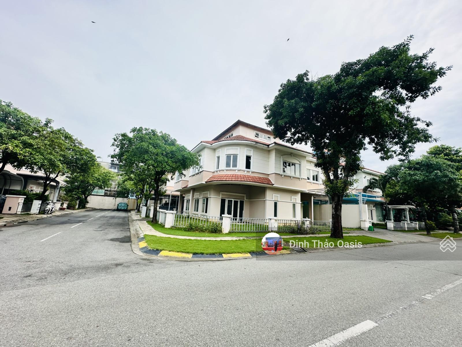 Bán lô góc 2 mặt tiền siêu đẹp đối diện công viên tại Oasis 1, Thuận An, Bình Dương