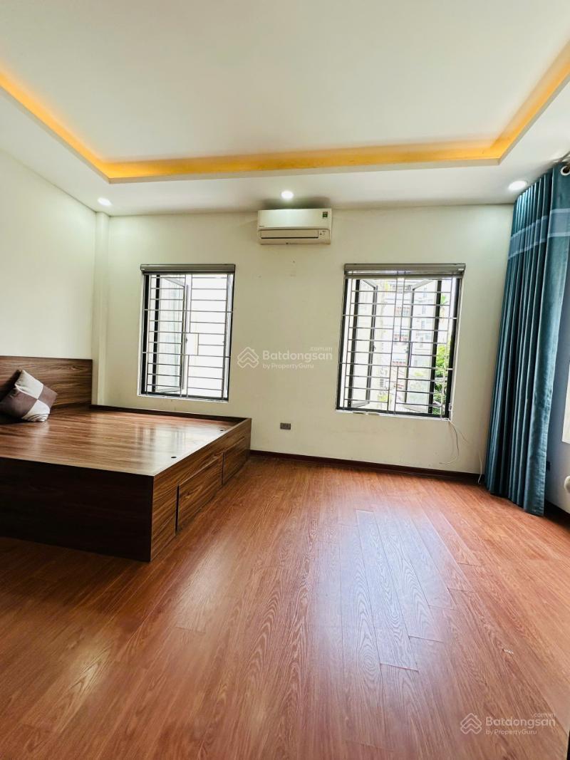Bán nhà phố Thượng Thanh, Long Biên 30m2, hơn 5 tỷ, ngõ thông, sát phố, ô tô, 0944 311 ***