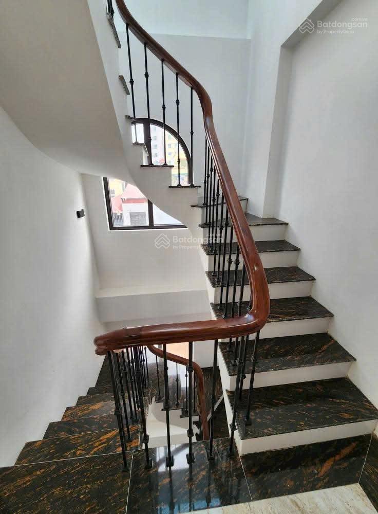 Chính chủ nhà ngõ 62/8 Nguyễn Chí Thanh, 60M X 7 tầng xây mới, MT 7m, thoáng 3 mặt, 0911 444 ***