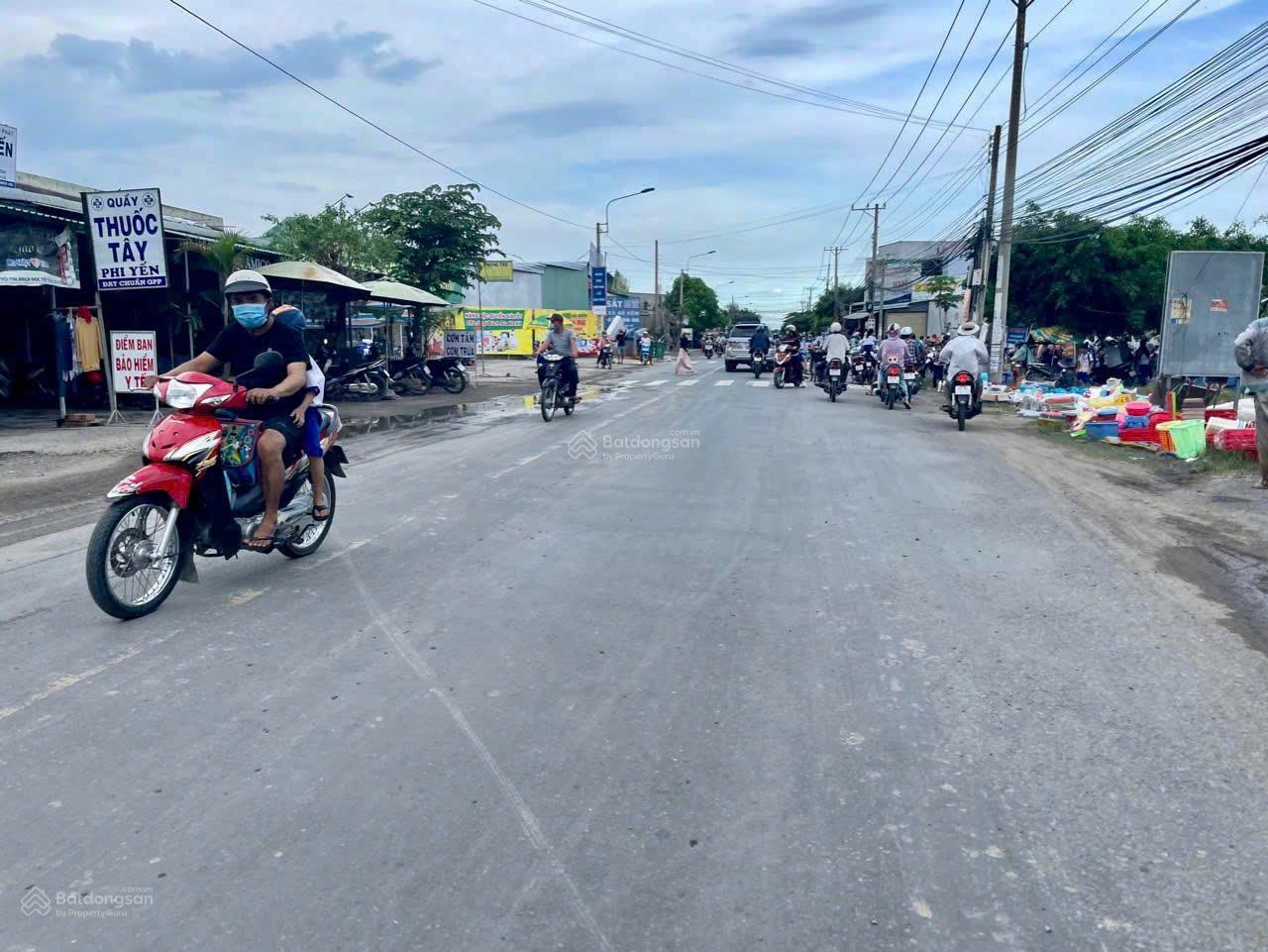 Siêu phẩm 1000m2 vườn mặt tiền đường Năm Liệt đang trải nhựa cần bán gấp