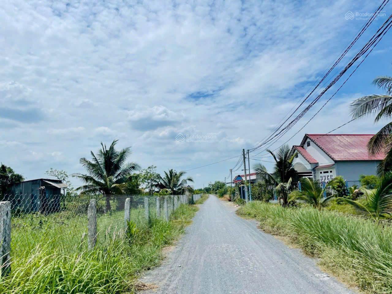 Siêu phẩm 1000m2 vườn mặt tiền đường Năm Liệt đang trải nhựa cần bán gấp