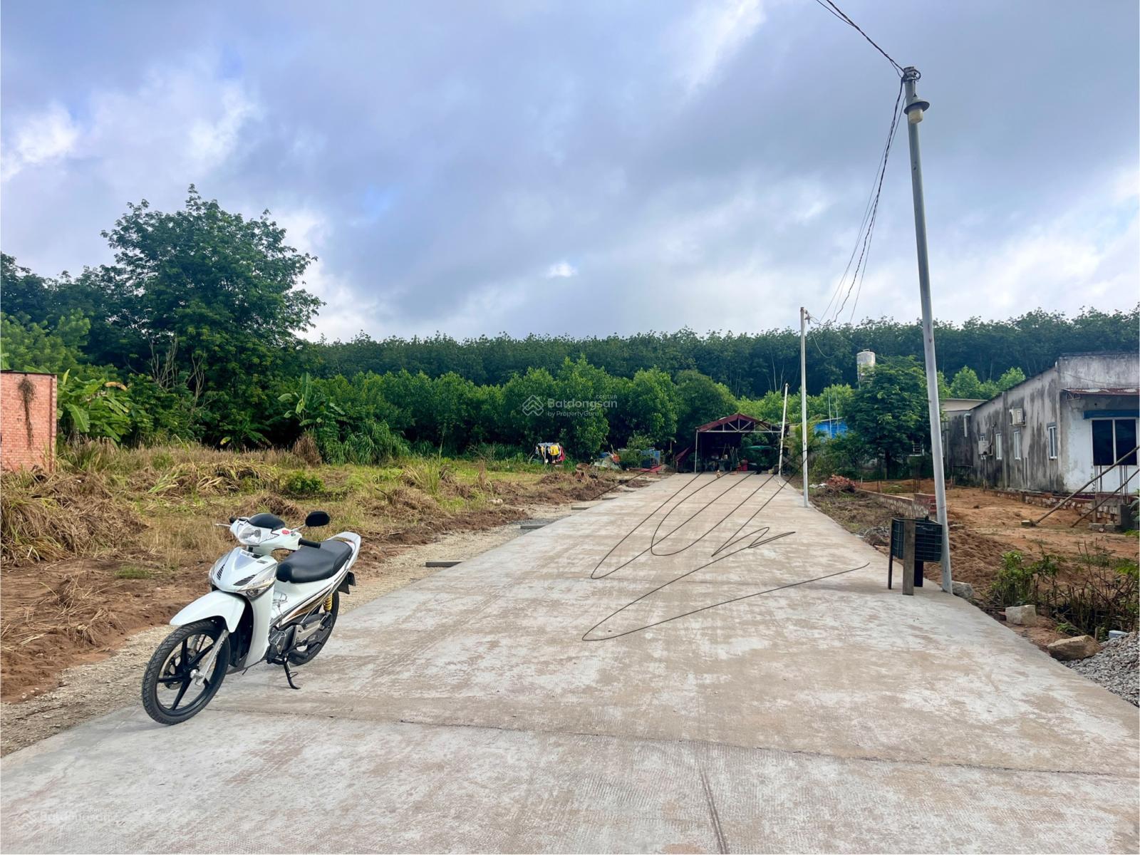 Đất khu bàn cờ Tân Hiệp - Xã Phước Thái.
Diện tích 5x21m, sổ thổ cư 80m2 giá chốt 950 triệu đồng Đất khu bàn cờ Tân Hiệp - Xã Phước Thái.
Diện tích 5x21m, sổ thổ cư 80m2 giá chốt 950 triệu đồng