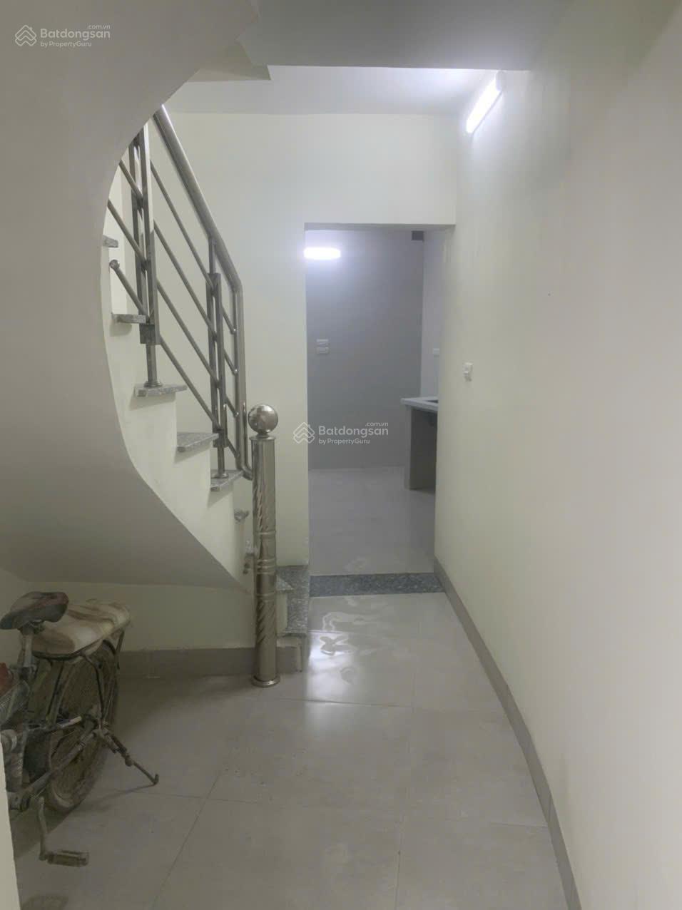 Nhà đẹp hiếm có tại ngõ Lương Sử A, Đống Đa gần mặt đường quy hoạch 9m, DT 40m2, giá chào 5 tỷ