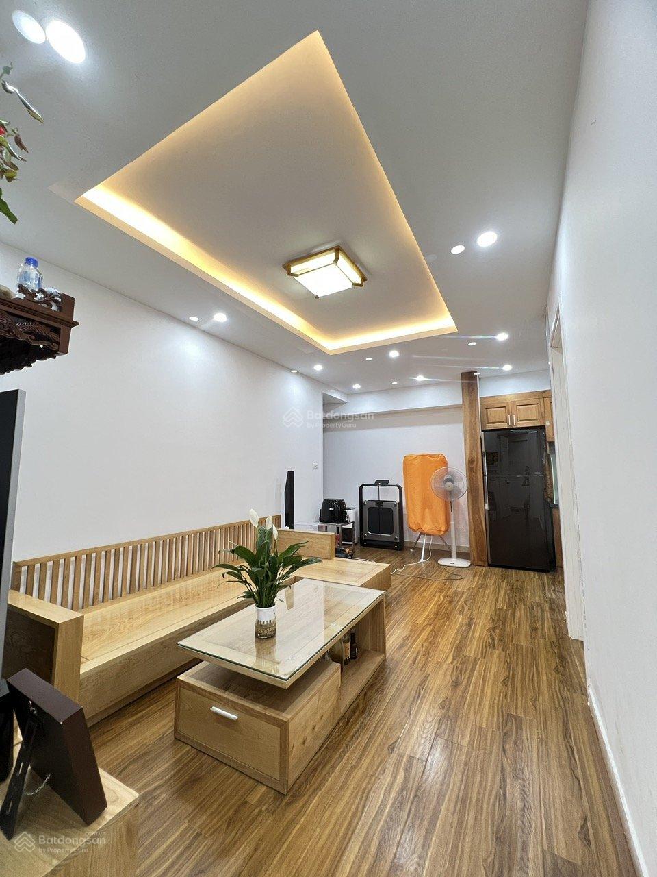 Bán căn hộ tòa HTT 89 Phùng Hưng 69m2 (2 ngủ, 2vs) giá 3,85 tỷ - Sổ hồng - Nhà đẹp - Hỗ trợ bank
