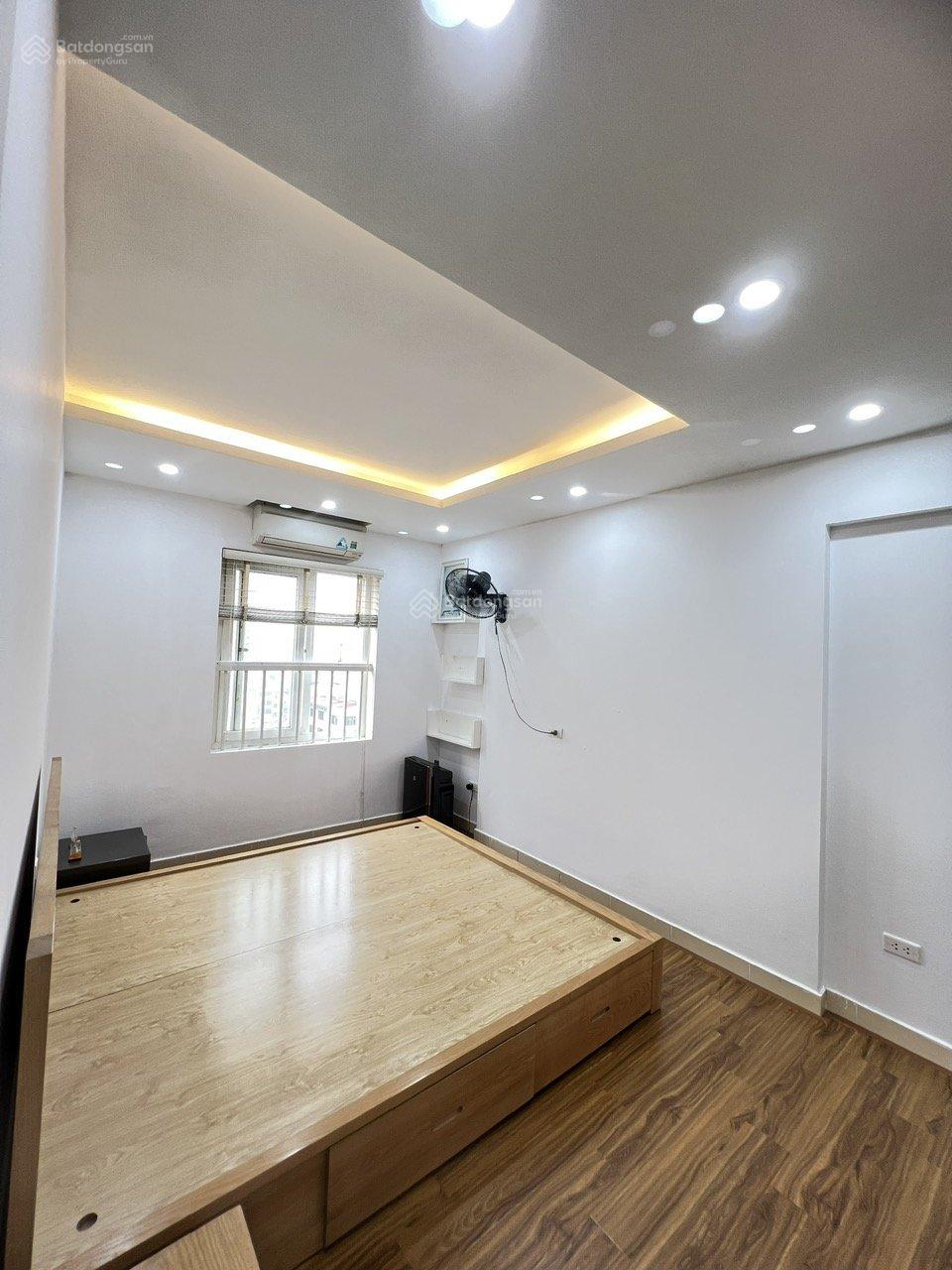 Bán căn hộ tòa HTT 89 Phùng Hưng 69m2 (2 ngủ, 2vs) giá 3,85 tỷ - Sổ hồng - Nhà đẹp - Hỗ trợ bank
