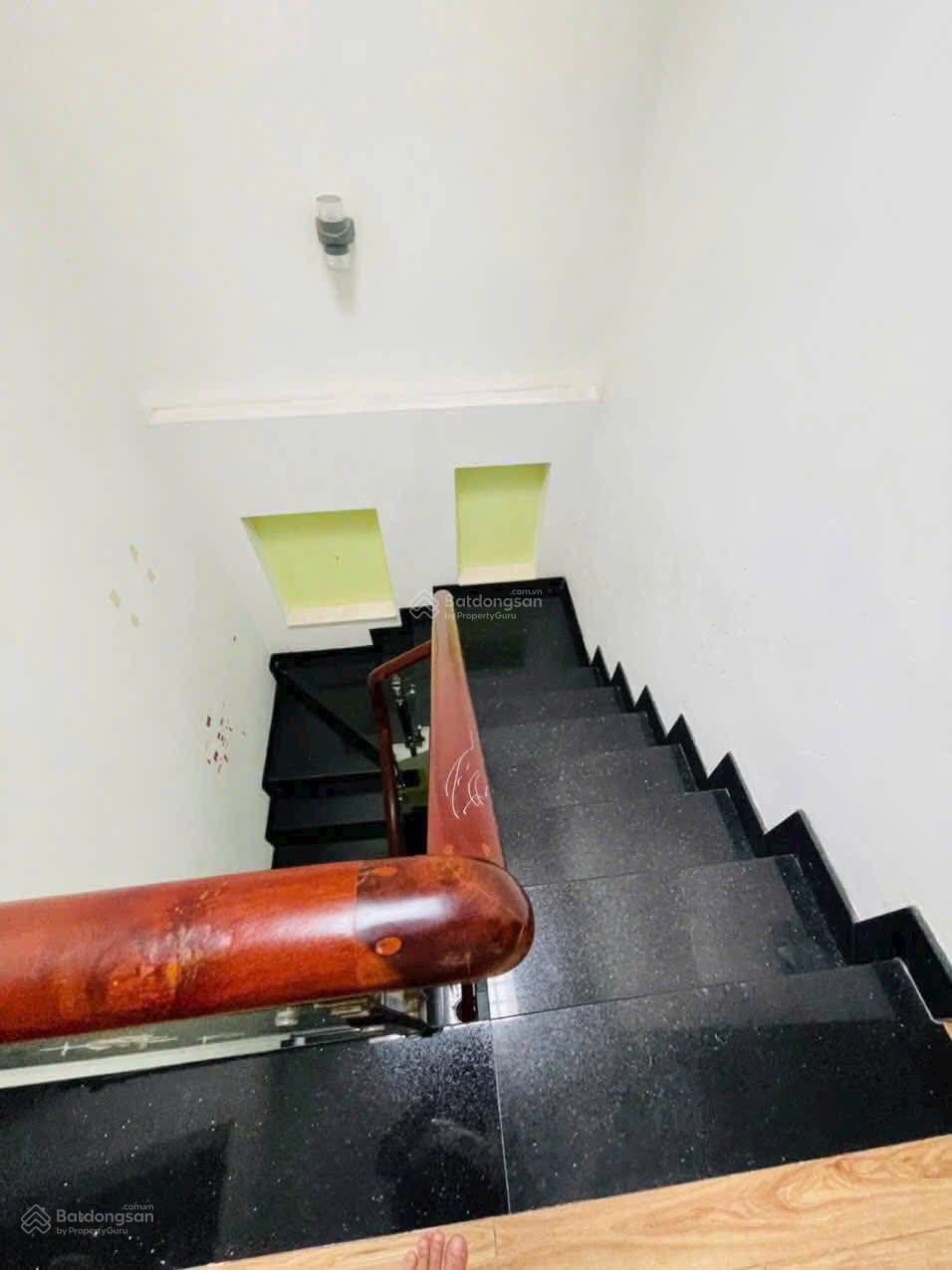 Bán nhà Nguyễn Thượng Hiền, PN 30 m2 1T2L giá: 3 tỷ 590 đang chờ thuê 12tr/tháng