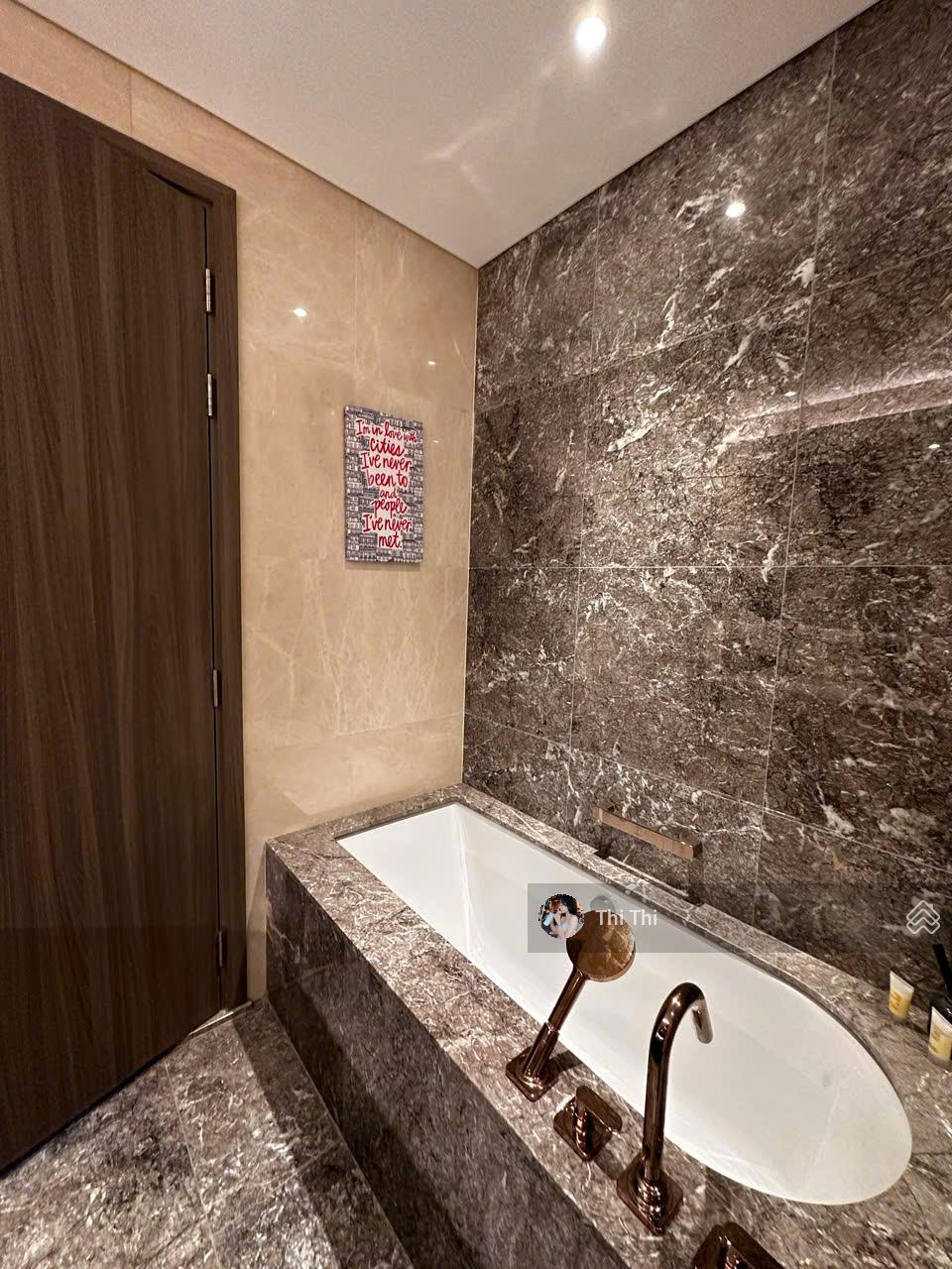 Bán gấp căn hộ chung cư 82m2, 4,5 tỷ, 2PN, 2WC tại cao ốc Nguyễn Phúc Nguyên, Quận 3. 0934 704 *** Bán gấp căn hộ chung cư 82m2, 4,5 tỷ, 2PN, 2WC tại cao ốc Nguyễn Phúc Nguyên, Quận 3. 0934 704 ***